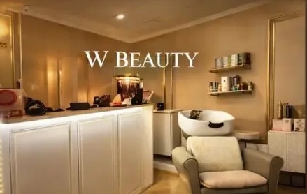 Zona de spălare a părului din salonul W Beauty Studio Cluj-Napoca