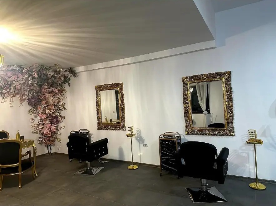 Interiorul primului salon W Beauty Studio din Borșa, 2022